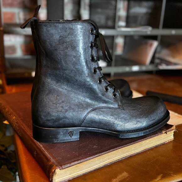 $1198 JOHN VARVATOS 25th Anniversary 525 COMBAT BOOTS (sz 8.5) - Picture 3 of 16